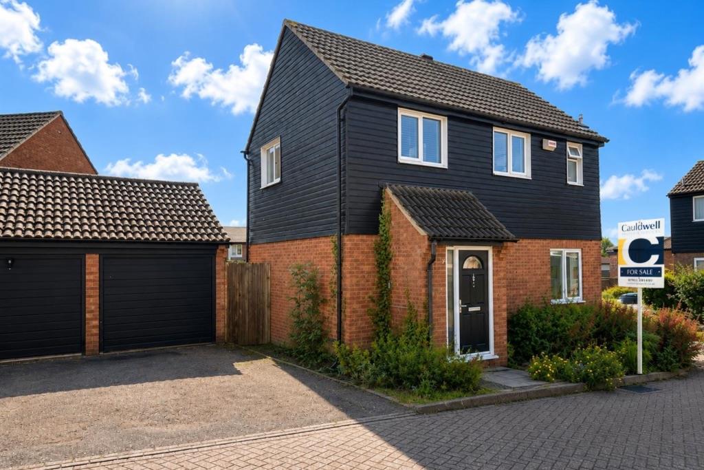 3 bed property in Travell Court, Milton Keynes